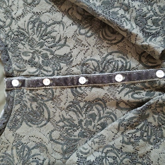 COLDWATER CREEK Green Lace button down top SZ. Small EUC - Picture 3 of 5